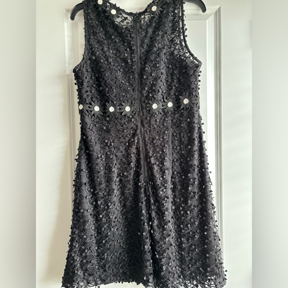 Sleeveless dress. Size 10. Good shape. Black.